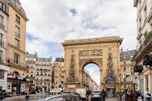 By the Arc Saint image 13