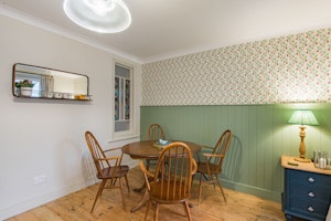 The Artist's Abode image 7