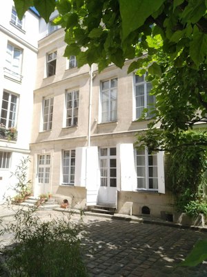 Courtyard Vert image 10