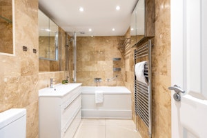 Paddington & Hyde image 12