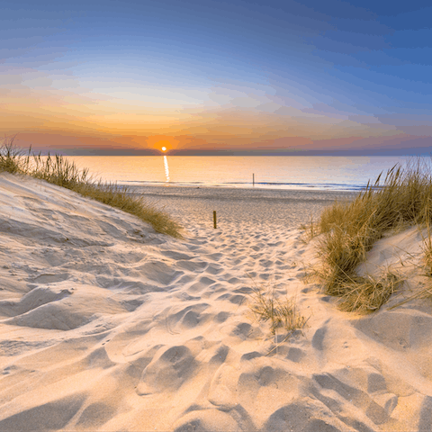 Stay a short walk away from the charming village of Ouddorp and its long, golden sand beach