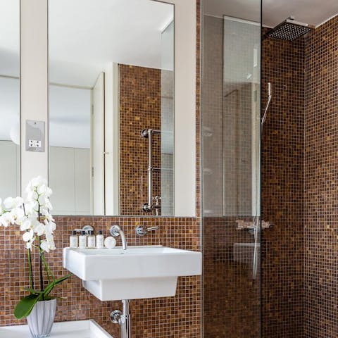 Start mornings off with a luxurious soak under the master bathroom's rainfall shower