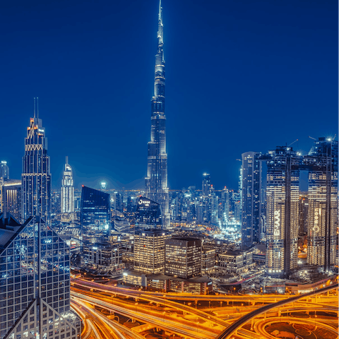 Enjoy the peace and tranquillity of the Damac area knowing that the vibrant Downtown lies just thirty-minutes away by car