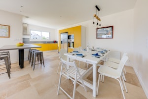 Homely Hideaway image 11