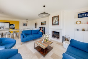 Homely Hideaway image 8