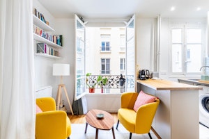 Cosy Parisian Oasis image 1