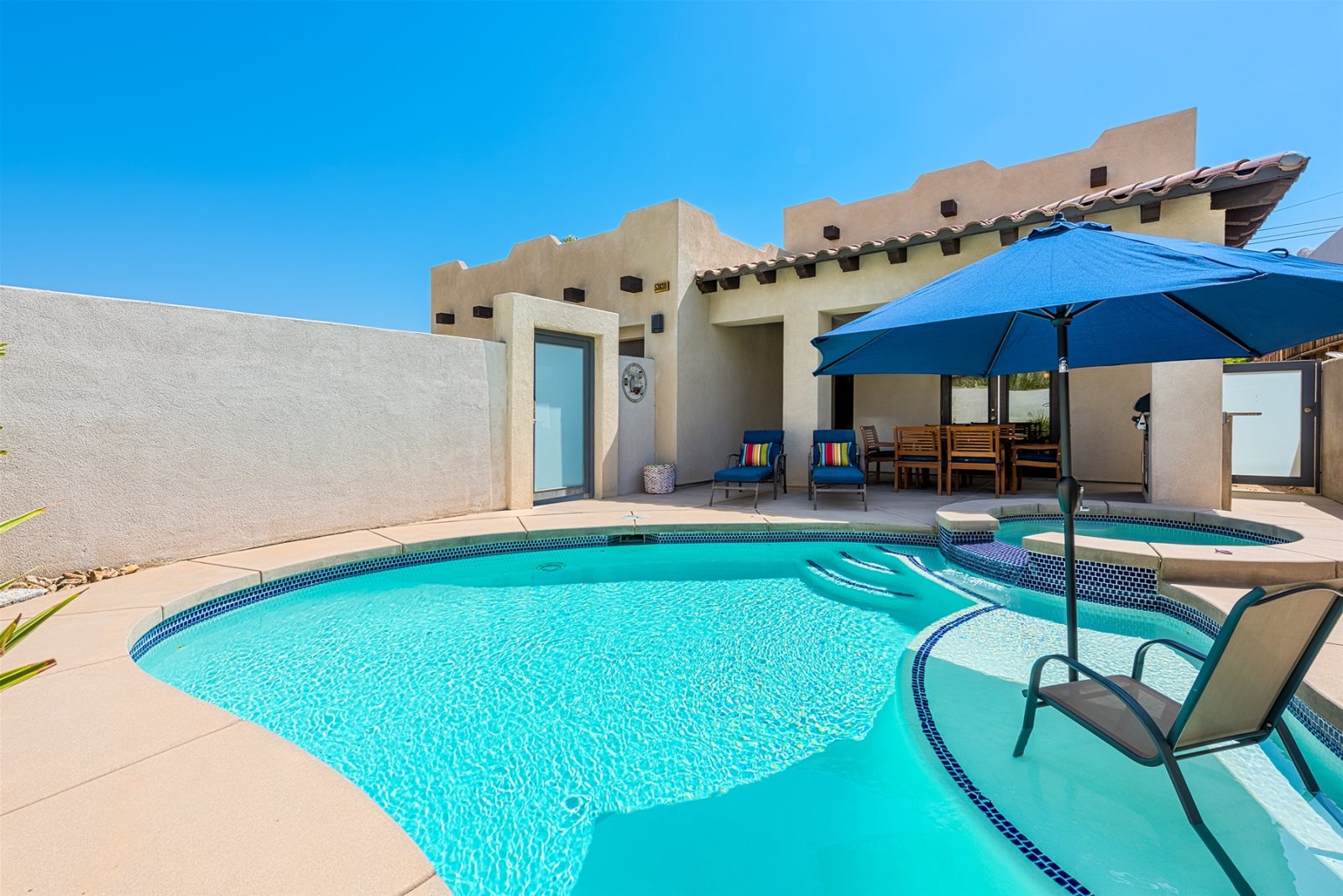 Mariposa Lily La Quinta, California, United States Venue Report