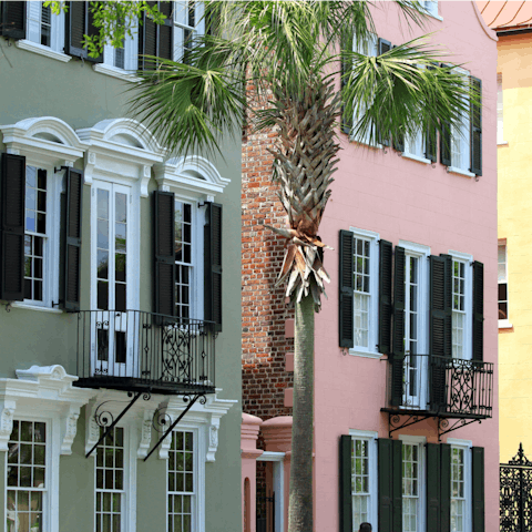 Make your way into Historic Charleston in just twenty minutes