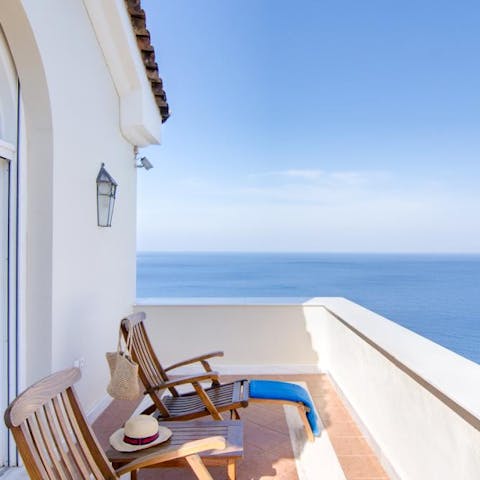 Wake up each morning to the Aegean Sea thanks to the private terrace