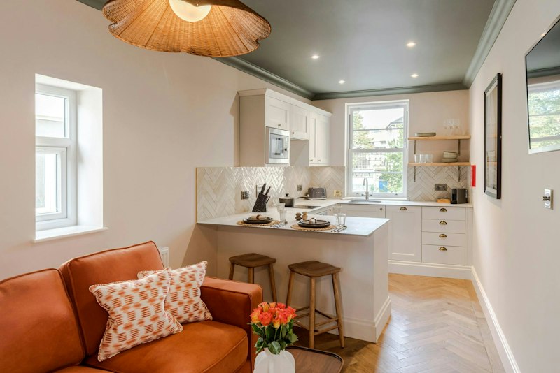 Chic Clifton main image
