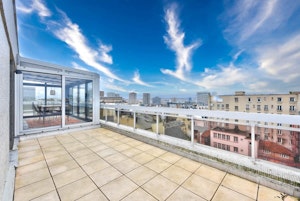 The Elegant Residence image 6