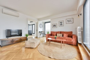 The Elegant Residence image 3