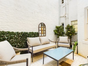 Knightsbridge Elegance image 11