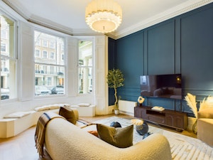 Knightsbridge Elegance image 6
