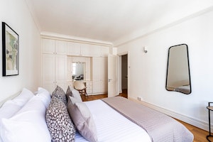 Queensway Oasis image 10