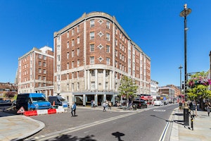 Queensway Oasis image 6