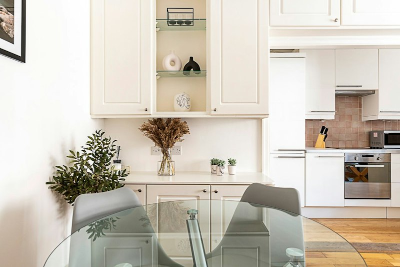 Queensway Oasis additional image