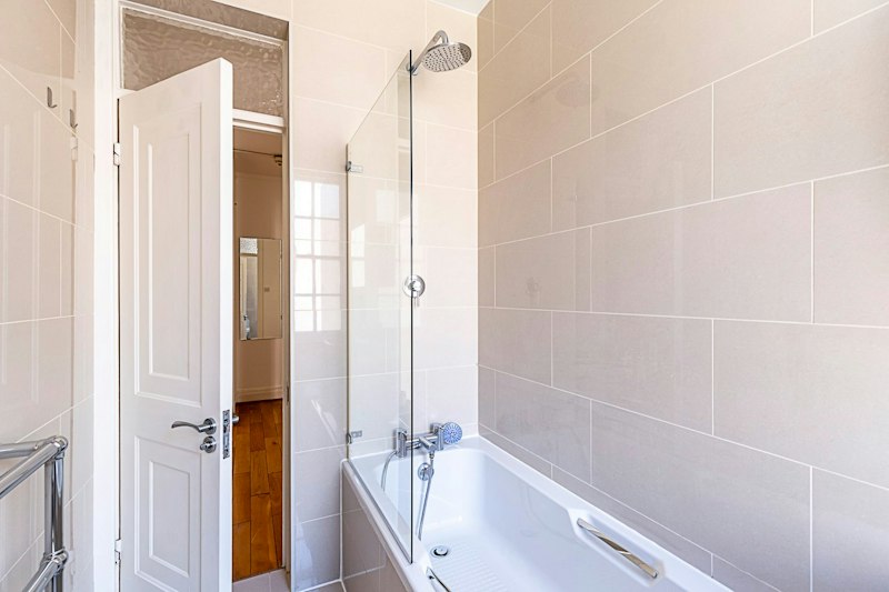 Queensway Oasis additional image