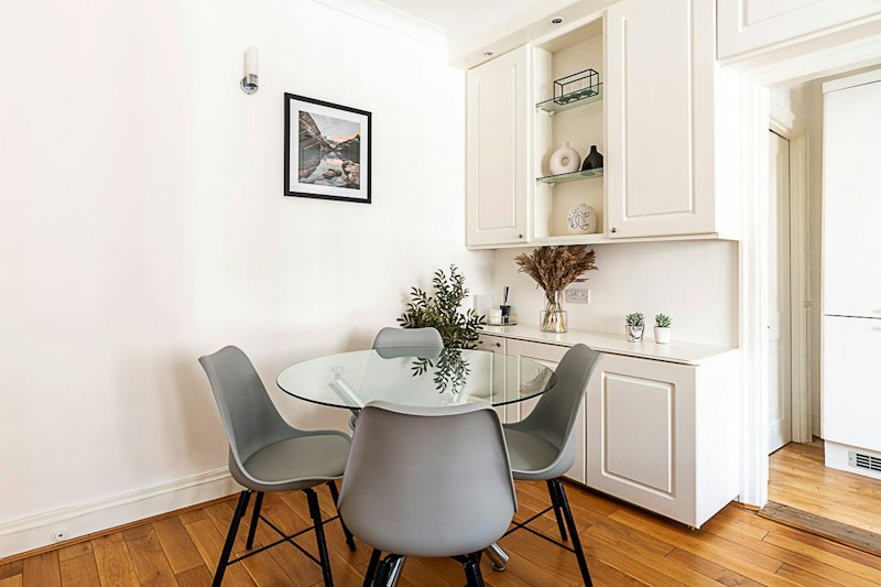 Queensway Oasis additional image