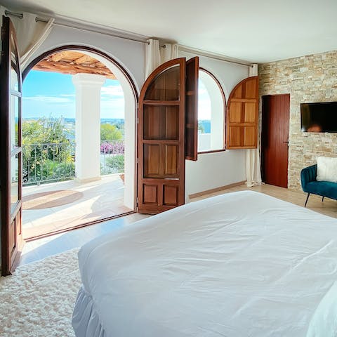 Step right out onto the terrace from your bed