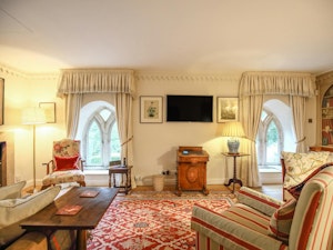 Cotswold Vines image 13