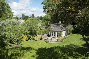 Cotswold Vines image 11
