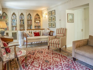 Cotswold Vines image 10