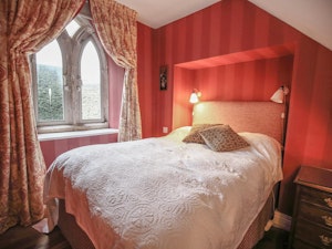 Cotswold Vines image 8
