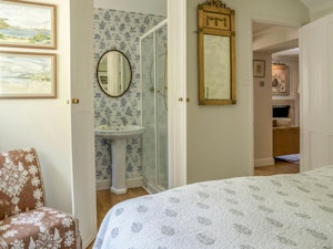 Cotswold Vines image 7