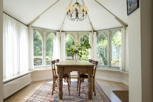 Cotswold Vines image 6