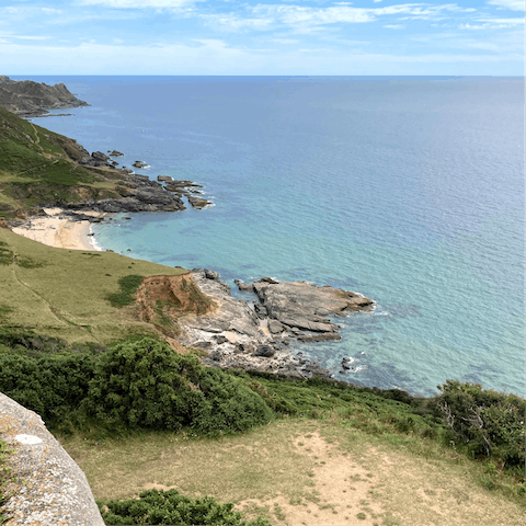 Stay just an eighteen-minute drive away from Salcombe, Devon 