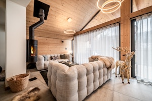 Fireside & Fleur image 9
