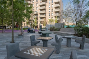 London Breeze image 5