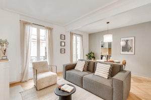 Parisian Hush image 1
