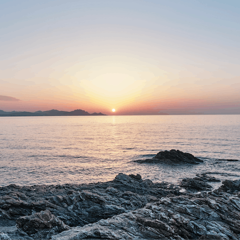 Pack a beach bag and take the short drive to the Côte d’Azur