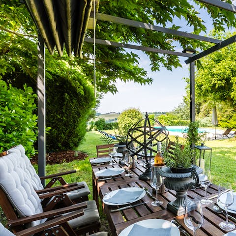 Dine  in these idyllic surroundings