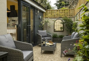 Quaint Stone Cottage image 14