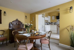 Quaint Stone Cottage image 12