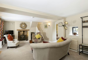 Quaint Stone Cottage image 11