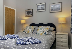 Quaint Stone Cottage image 10