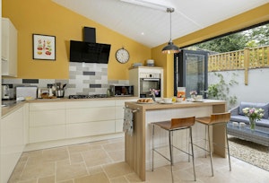 Quaint Stone Cottage image 5