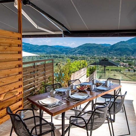 Look forward to dining alfresco at every opportunity accompanied with views of the rolling landscape