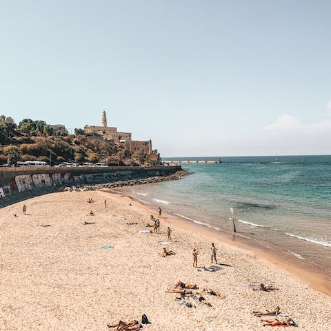 Take the short seven-minute walk to the sandy shores of Jaffa Beach