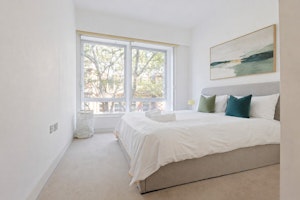 Shaftesbury Sophistication image 12