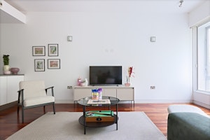 Shaftesbury Sophistication image 10