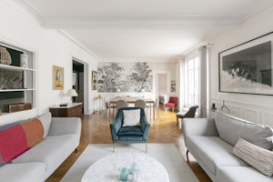 Parisian Teal image 15