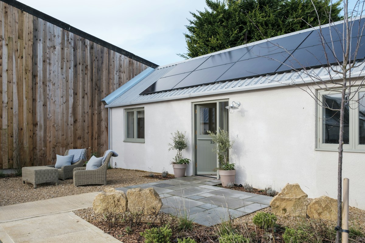 Stable Stay, South East