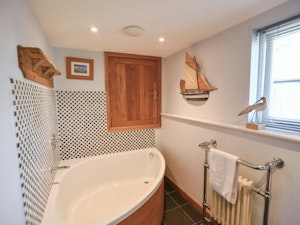 Harbour Vistas image 13