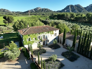 Bastide des Alpilles image 3