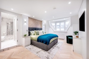 West End Reverie image 6
